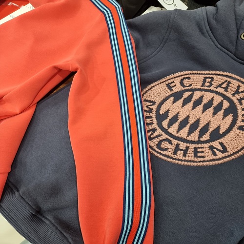 hoodie & sweat jacket
